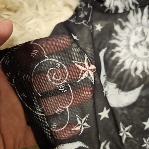 Pretty Little Things Mesh Cropped Top - Picture 2 of 7